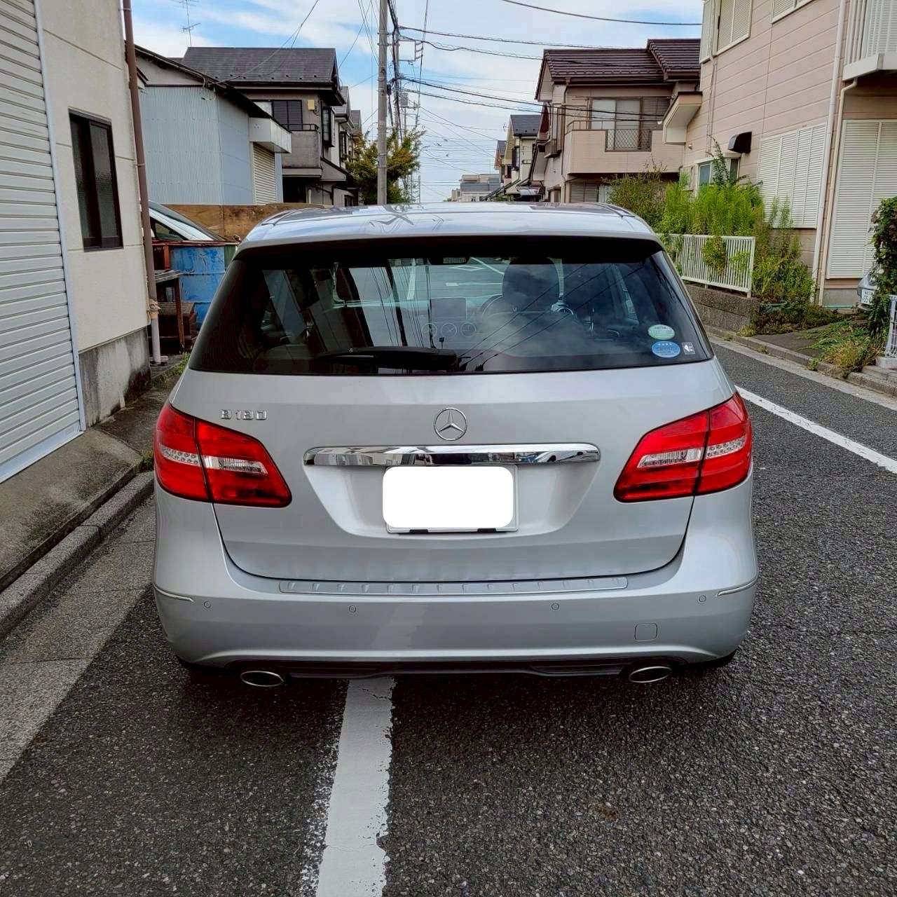 ベンツB180スポーツ　パノラマルーフ＆黒革スポーツシート