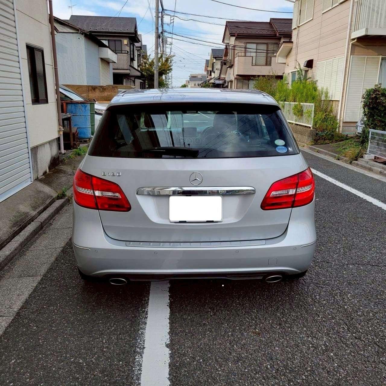 ベンツB180スポーツ　パノラマルーフ＆黒革スポーツシート