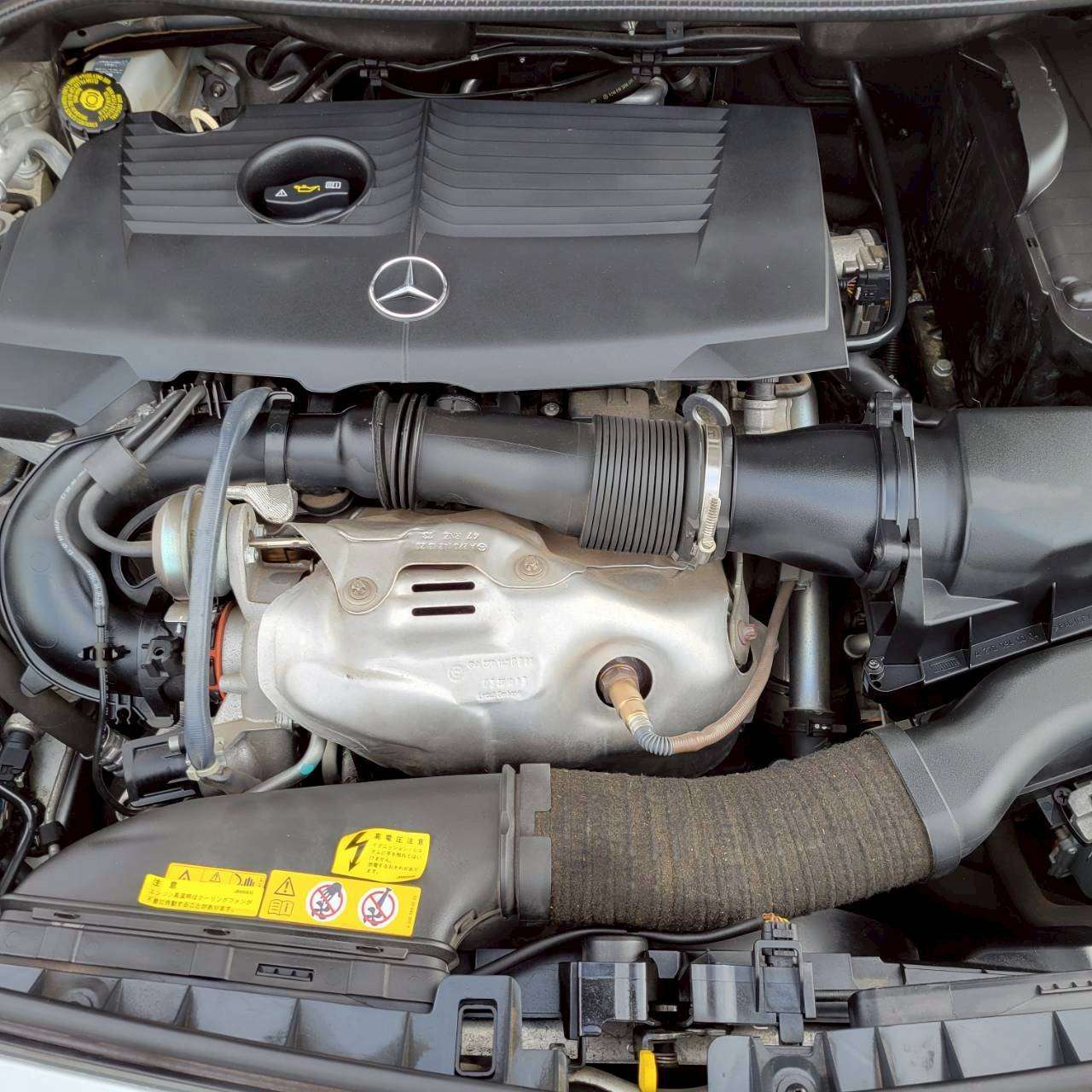 ベンツB180スポーツ　パノラマルーフ＆黒革スポーツシート