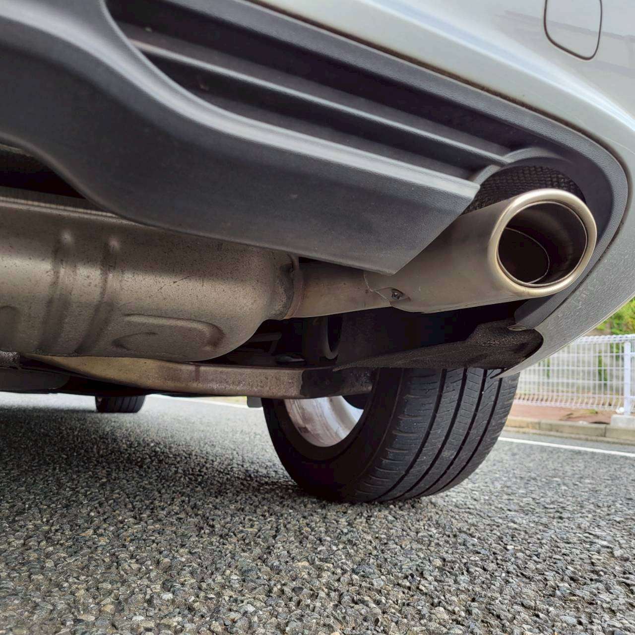 ベンツB180スポーツ　パノラマルーフ＆黒革スポーツシート