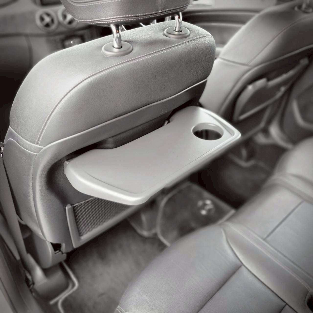 ベンツB180スポーツ　パノラマルーフ＆黒革スポーツシート