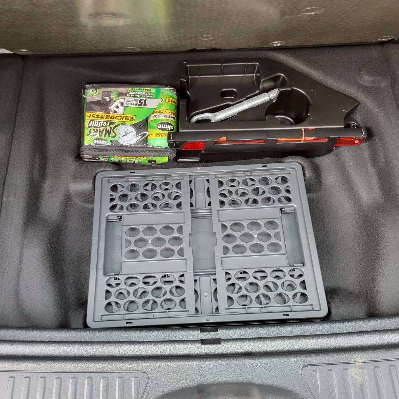 ベンツB180スポーツ　パノラマルーフ＆黒革スポーツシート