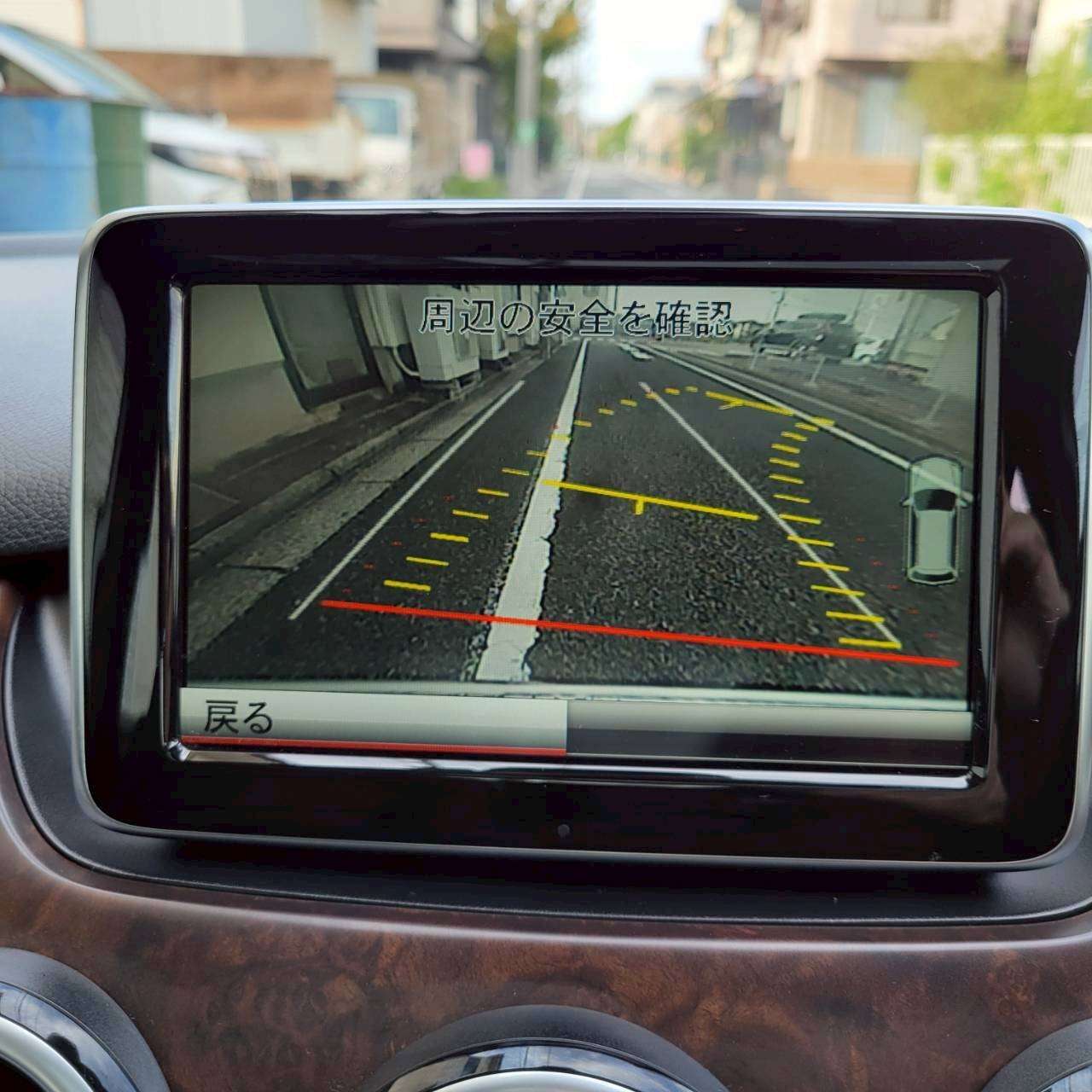 ベンツB180スポーツ　パノラマルーフ＆黒革スポーツシート