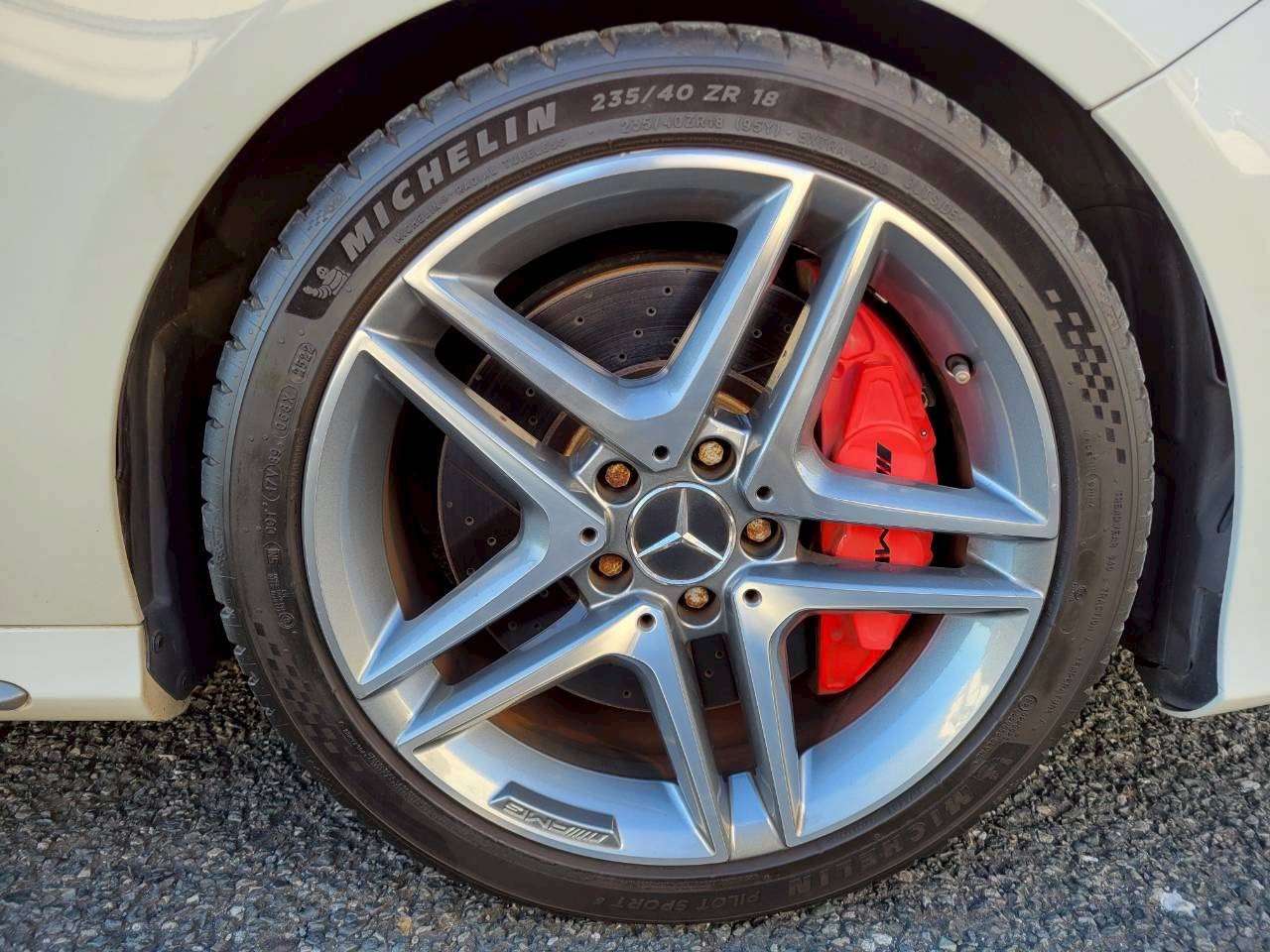 ベンツA45AMG   4WD ホワイト