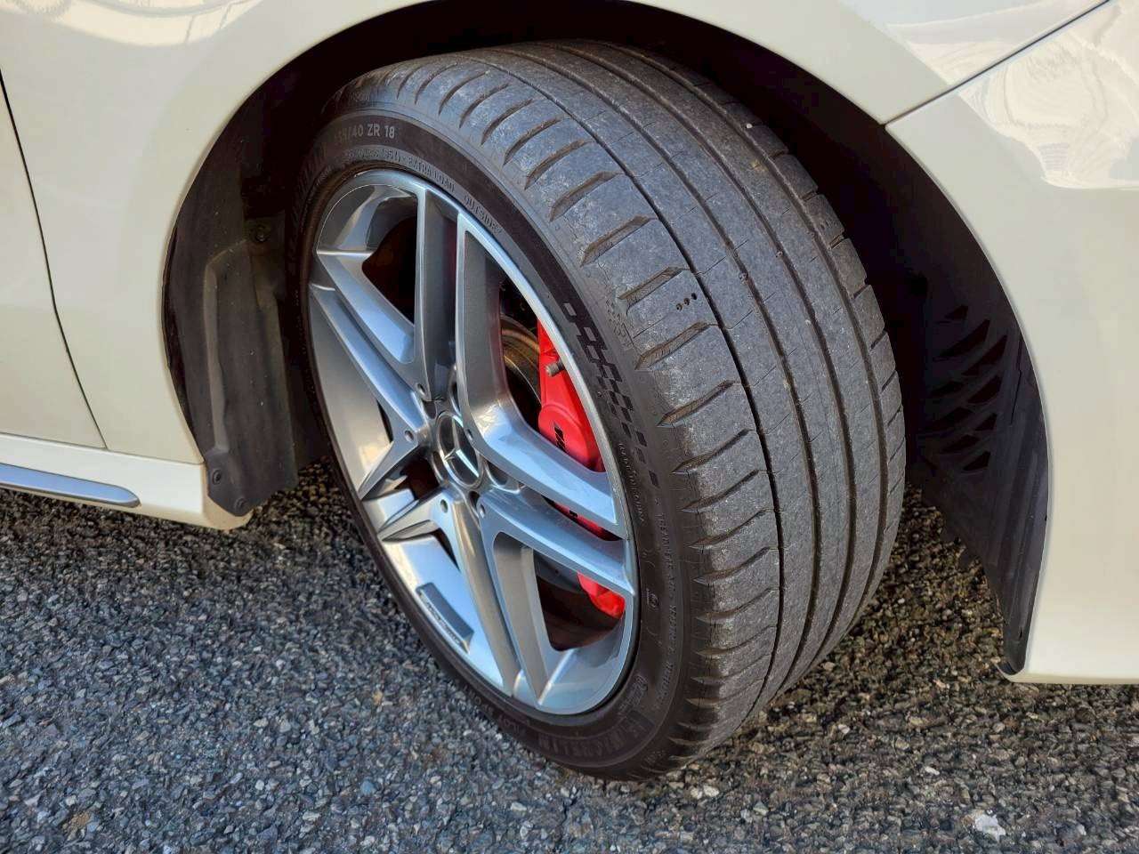 ベンツA45AMG   4WD ホワイト