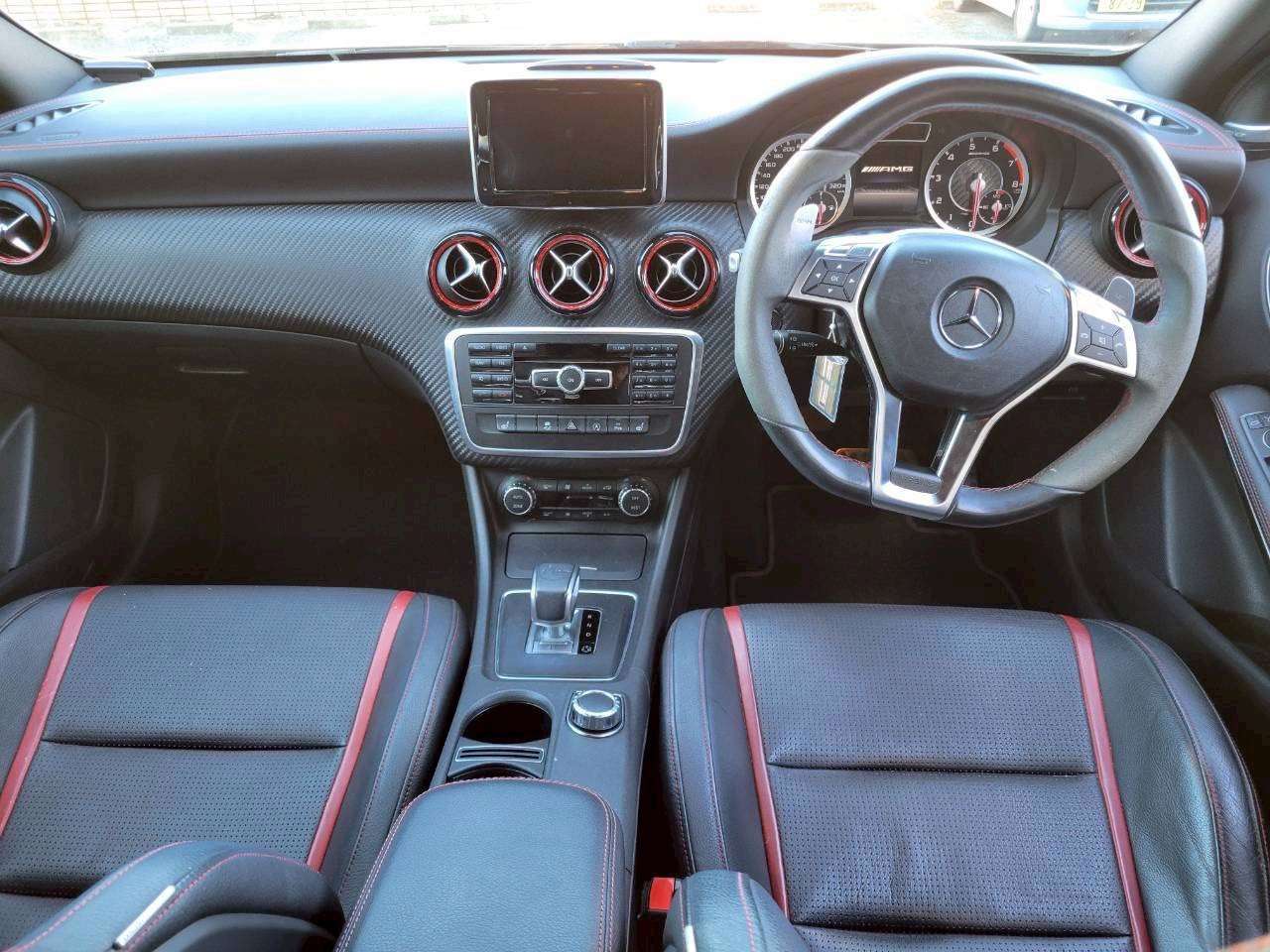 ベンツA45AMG   4WD ホワイト