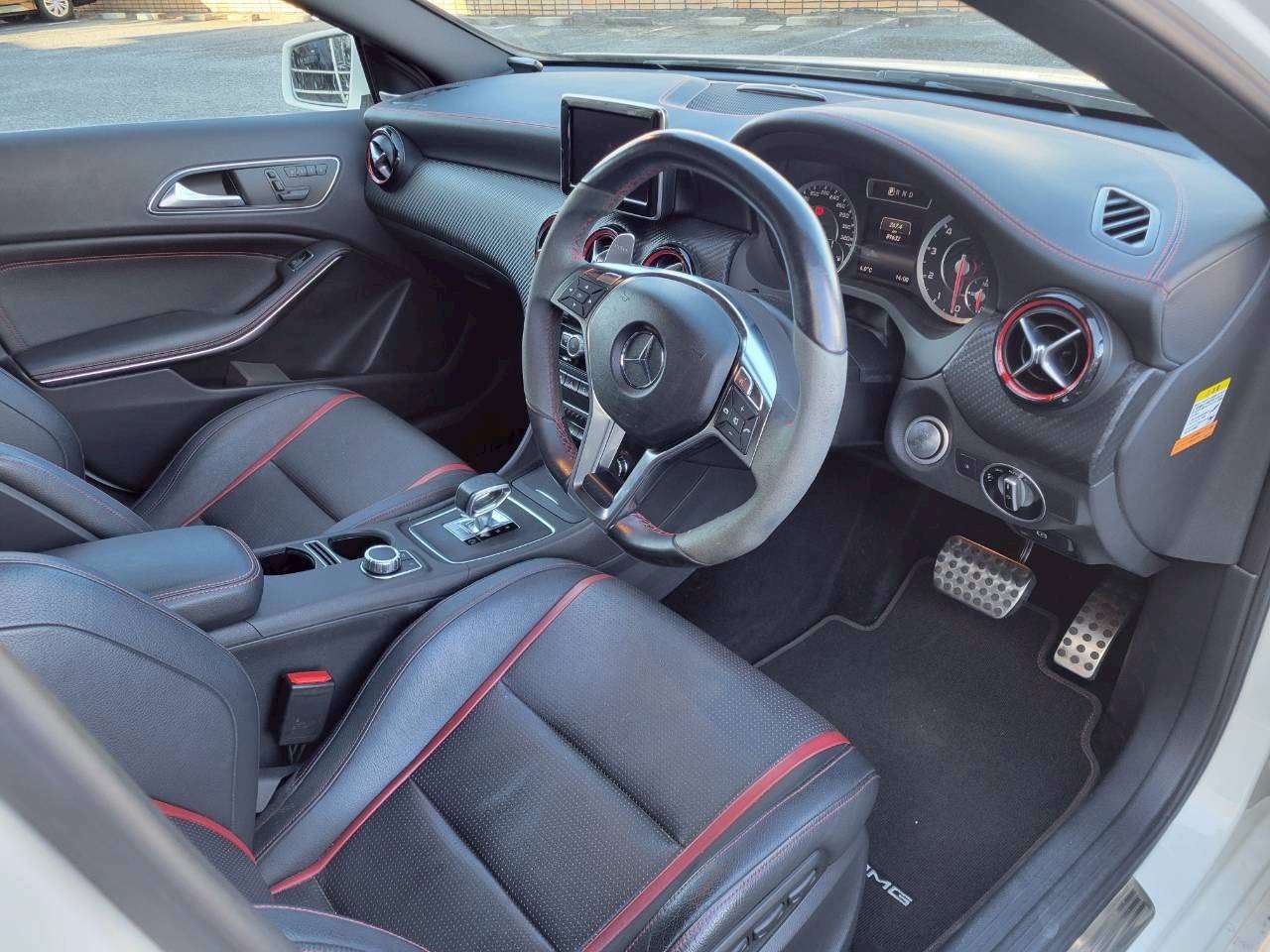 ベンツA45AMG   4WD ホワイト