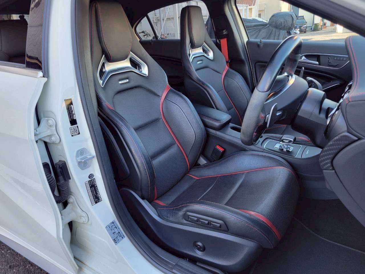 ベンツA45AMG   4WD ホワイト