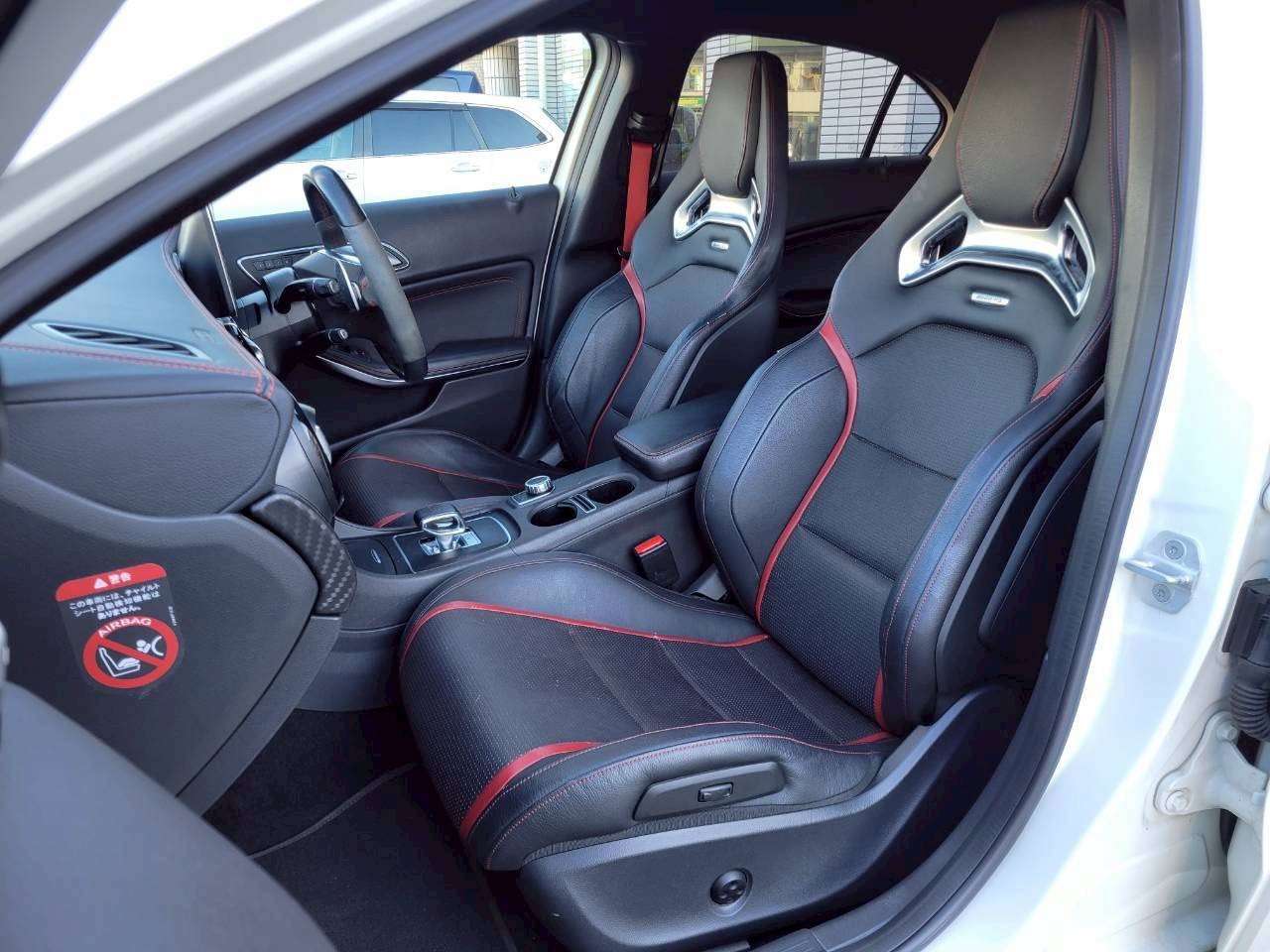 ベンツA45AMG   4WD ホワイト