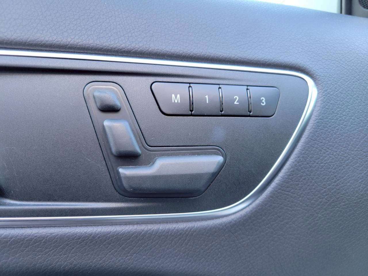 ベンツA45AMG   4WD ホワイト