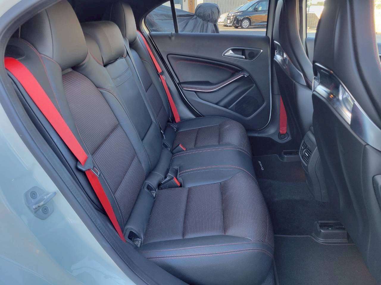 ベンツA45AMG   4WD ホワイト