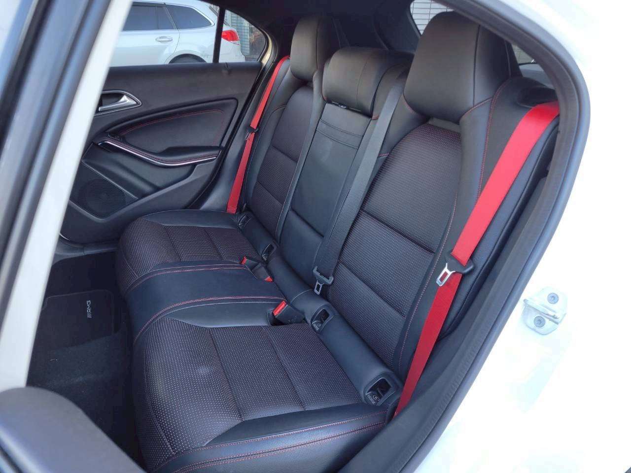 ベンツA45AMG   4WD ホワイト