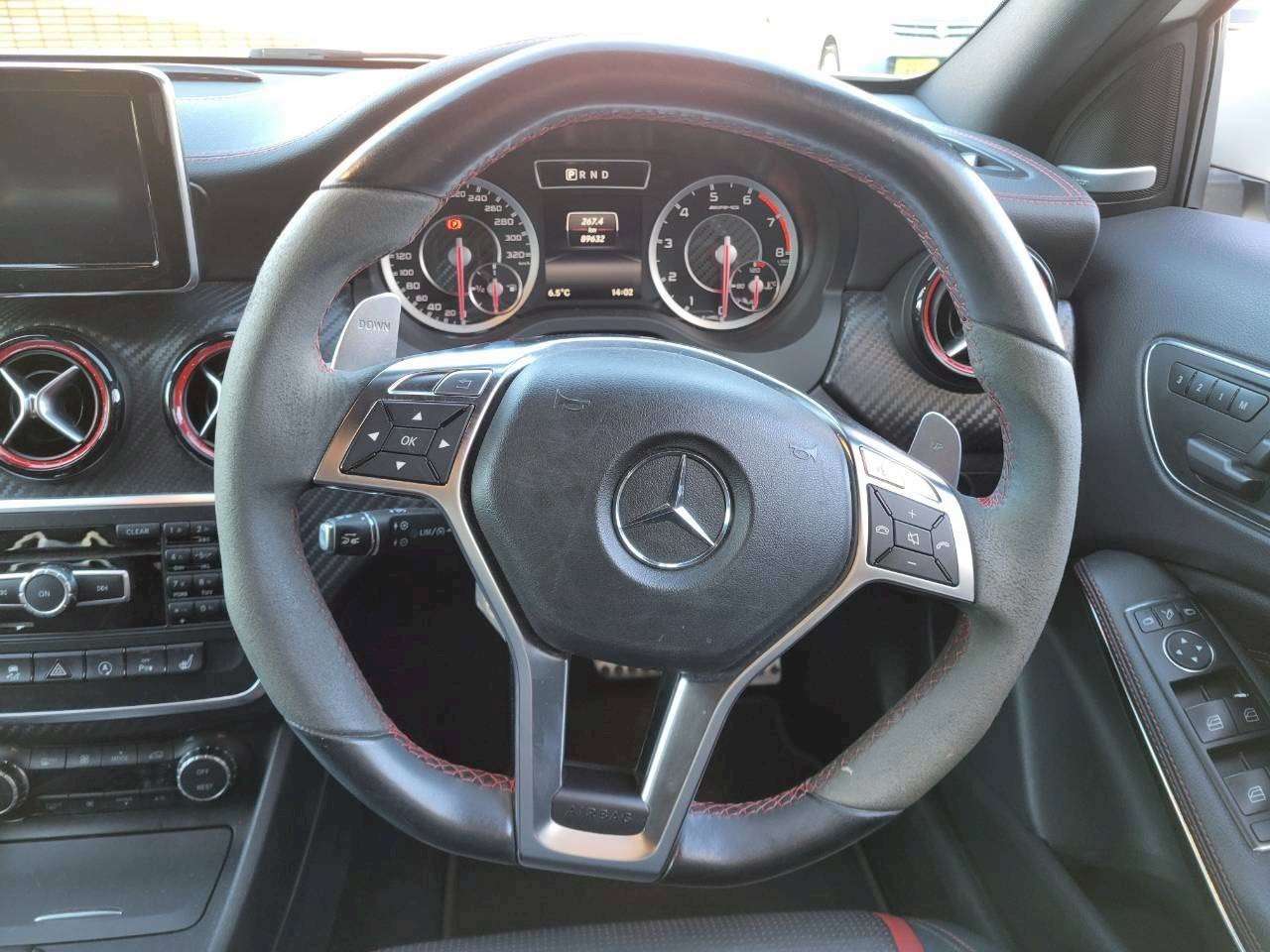 ベンツA45AMG   4WD ホワイト