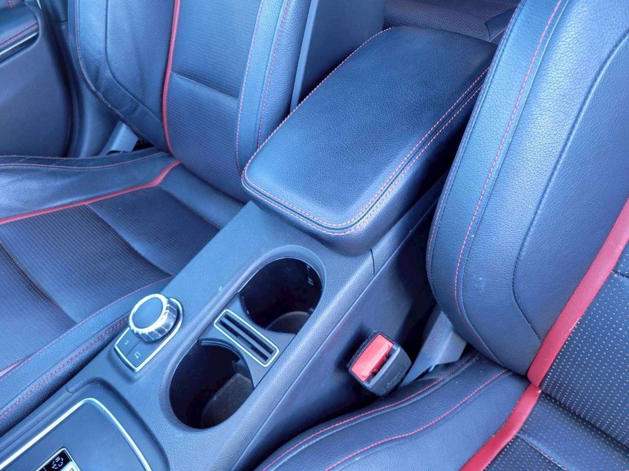 ベンツA45AMG   4WD ホワイト