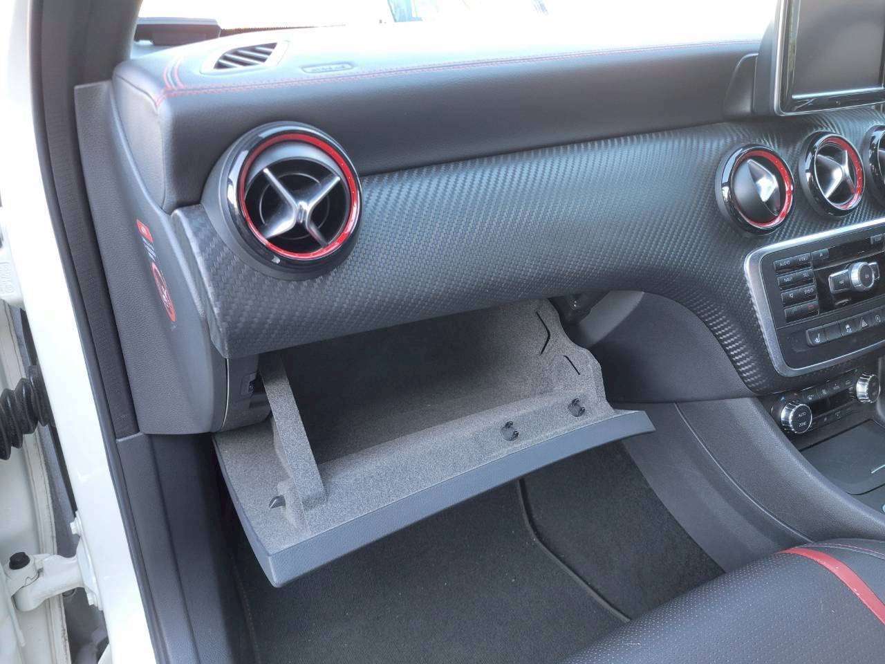 ベンツA45AMG   4WD ホワイト