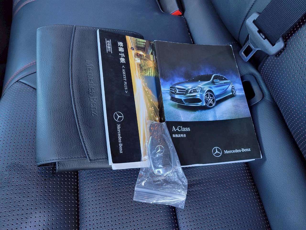 ベンツA45AMG   4WD ホワイト