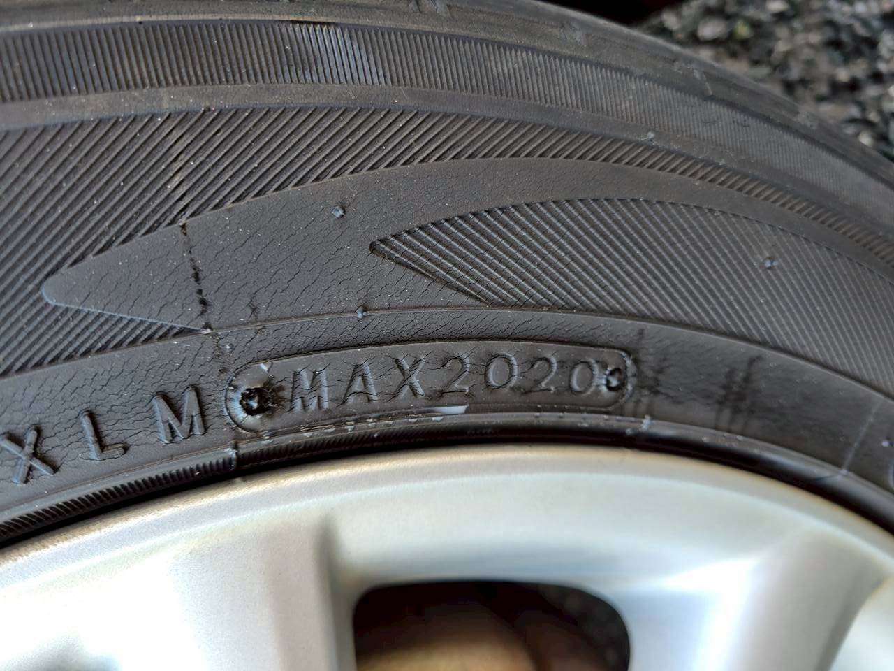 エスティマ　２．４アエラス 中期モデル