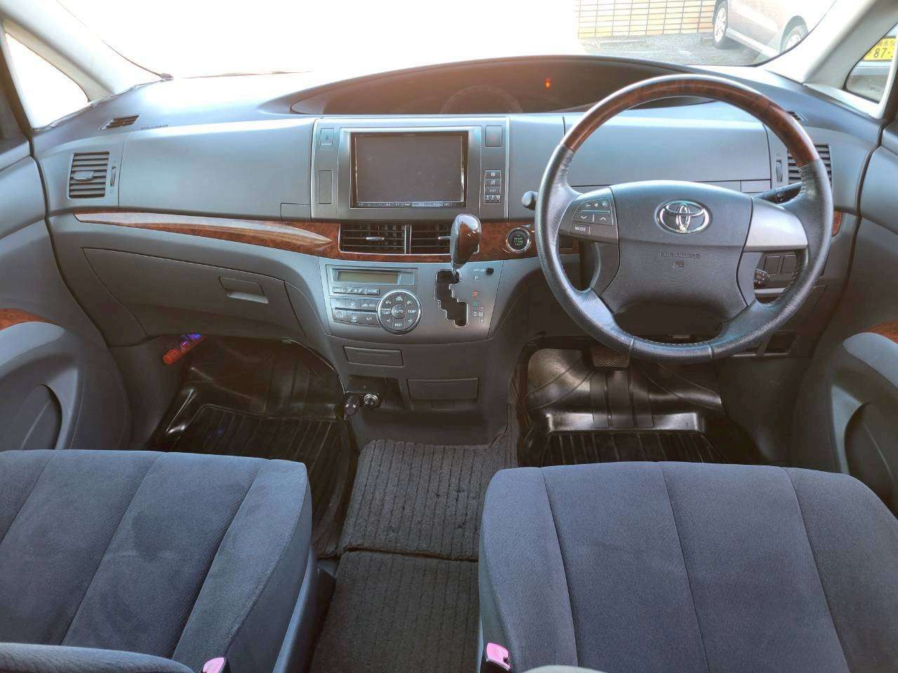 エスティマ　２．４アエラス 中期モデル