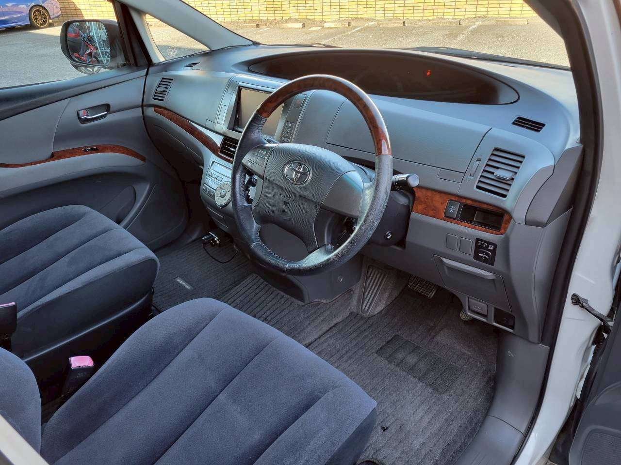 エスティマ　２．４アエラス 中期モデル