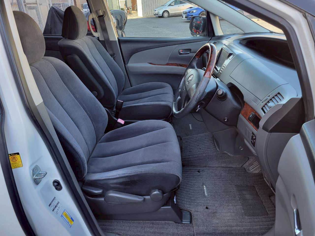 エスティマ　２．４アエラス 中期モデル