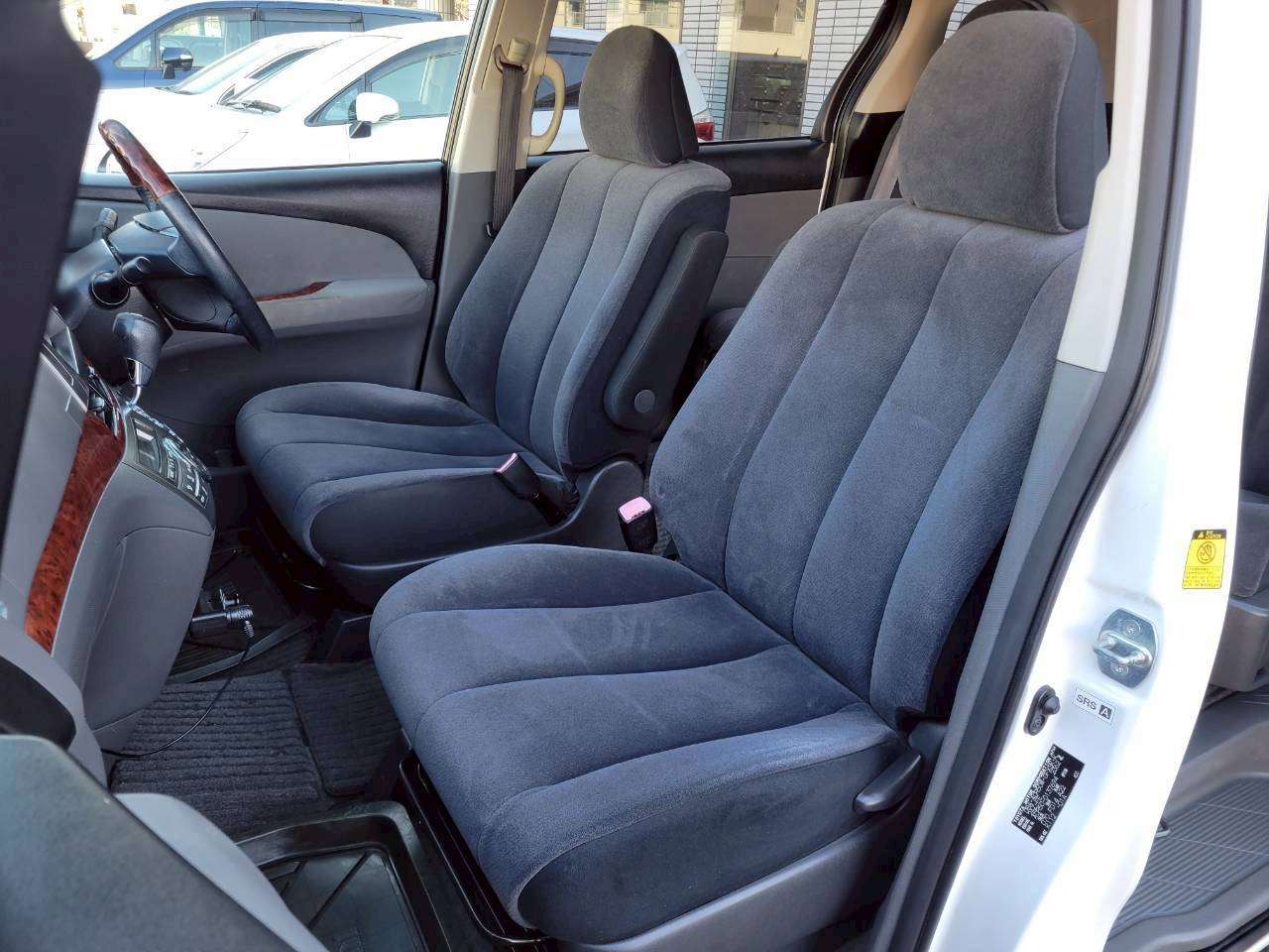 エスティマ　２．４アエラス 中期モデル