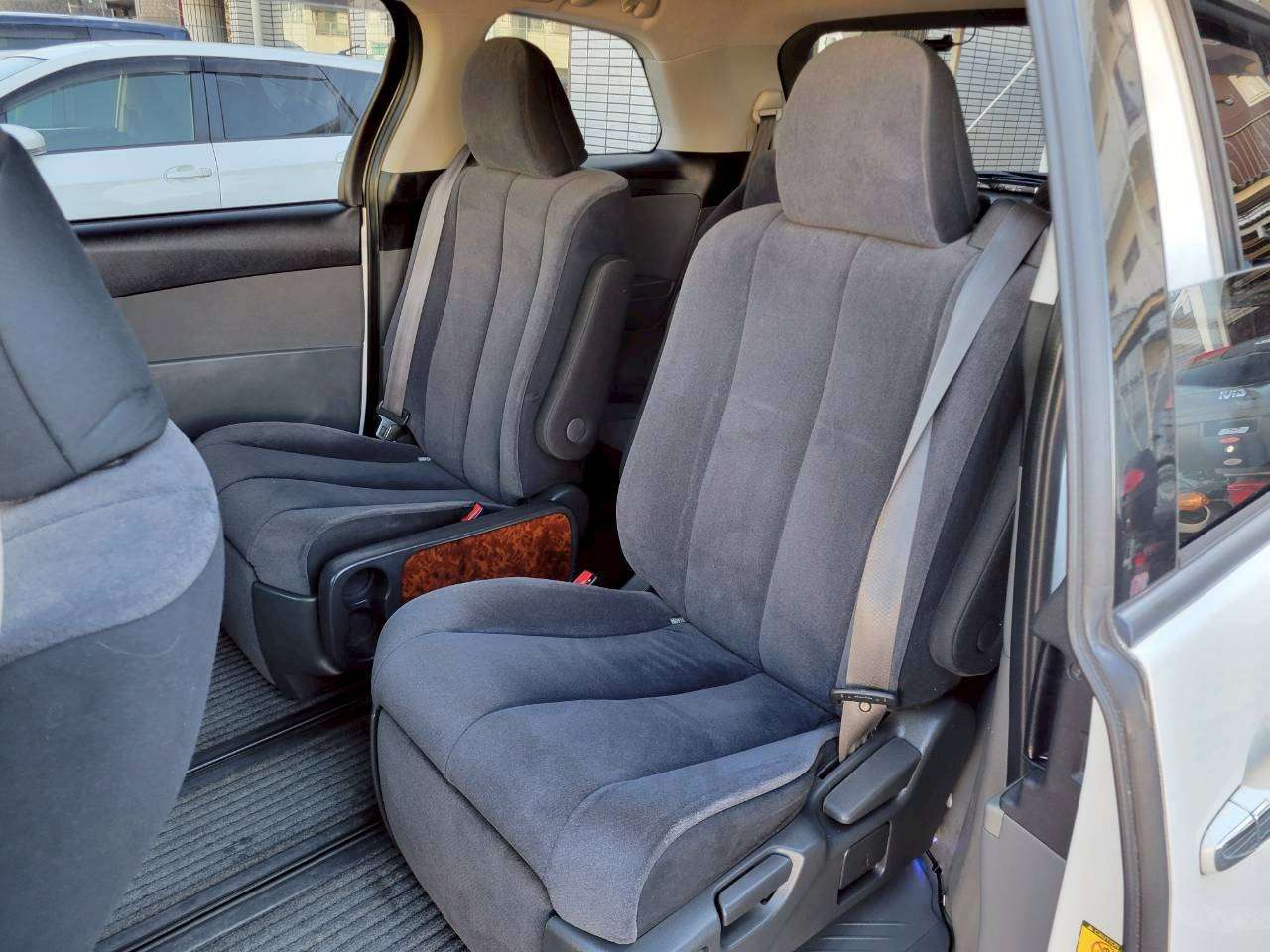 エスティマ　２．４アエラス 中期モデル