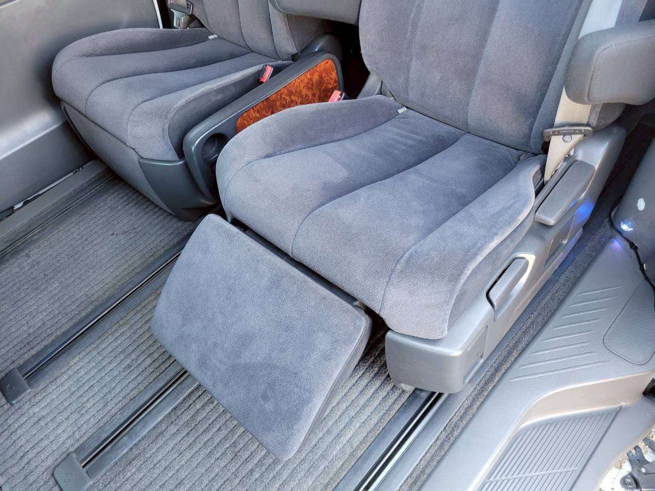 エスティマ　２．４アエラス 中期モデル