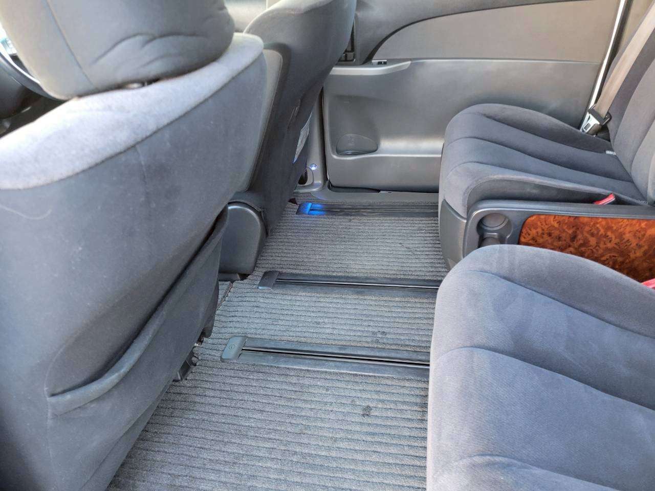 エスティマ　２．４アエラス 中期モデル