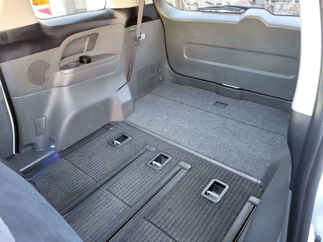 エスティマ　２．４アエラス 中期モデル