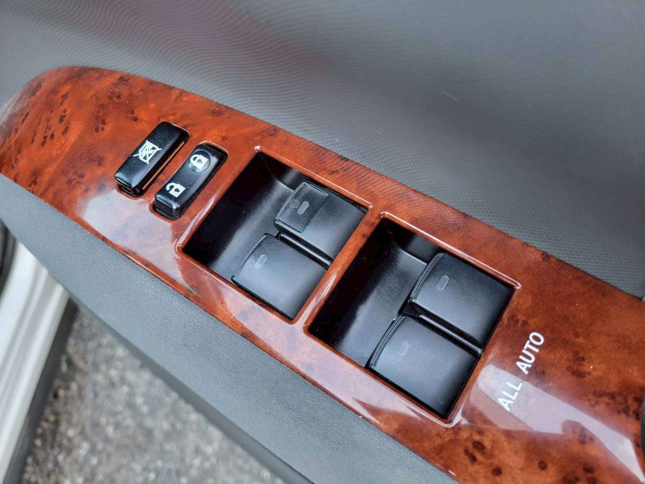 エスティマ　２．４アエラス 中期モデル