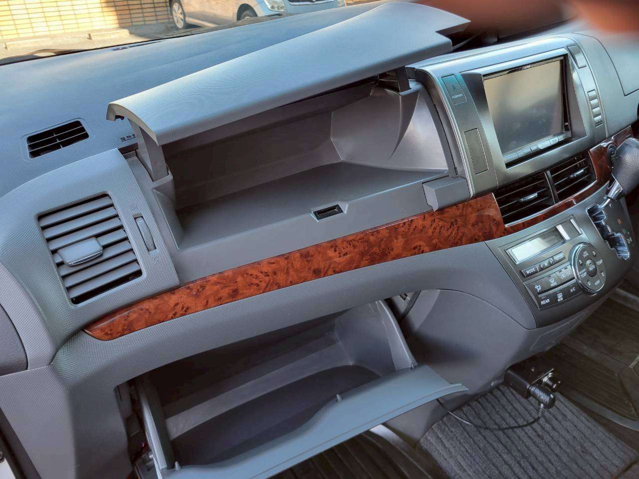 エスティマ　２．４アエラス 中期モデル