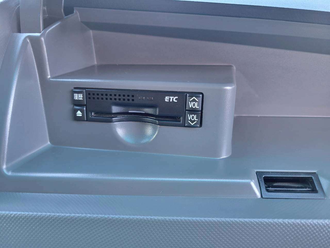 エスティマ　２．４アエラス 中期モデル