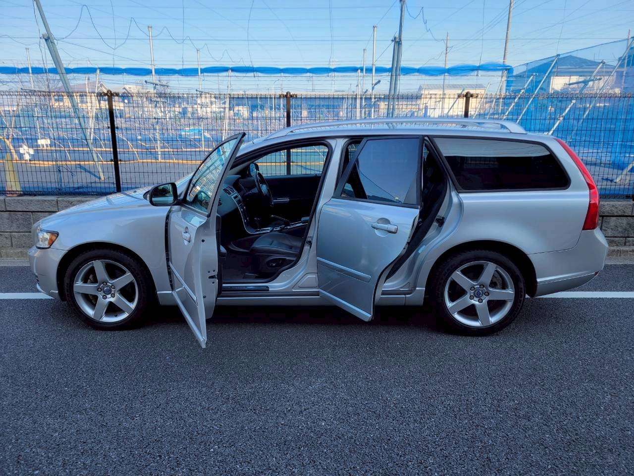 ボルボV50　2.0クラシック　特別仕様車