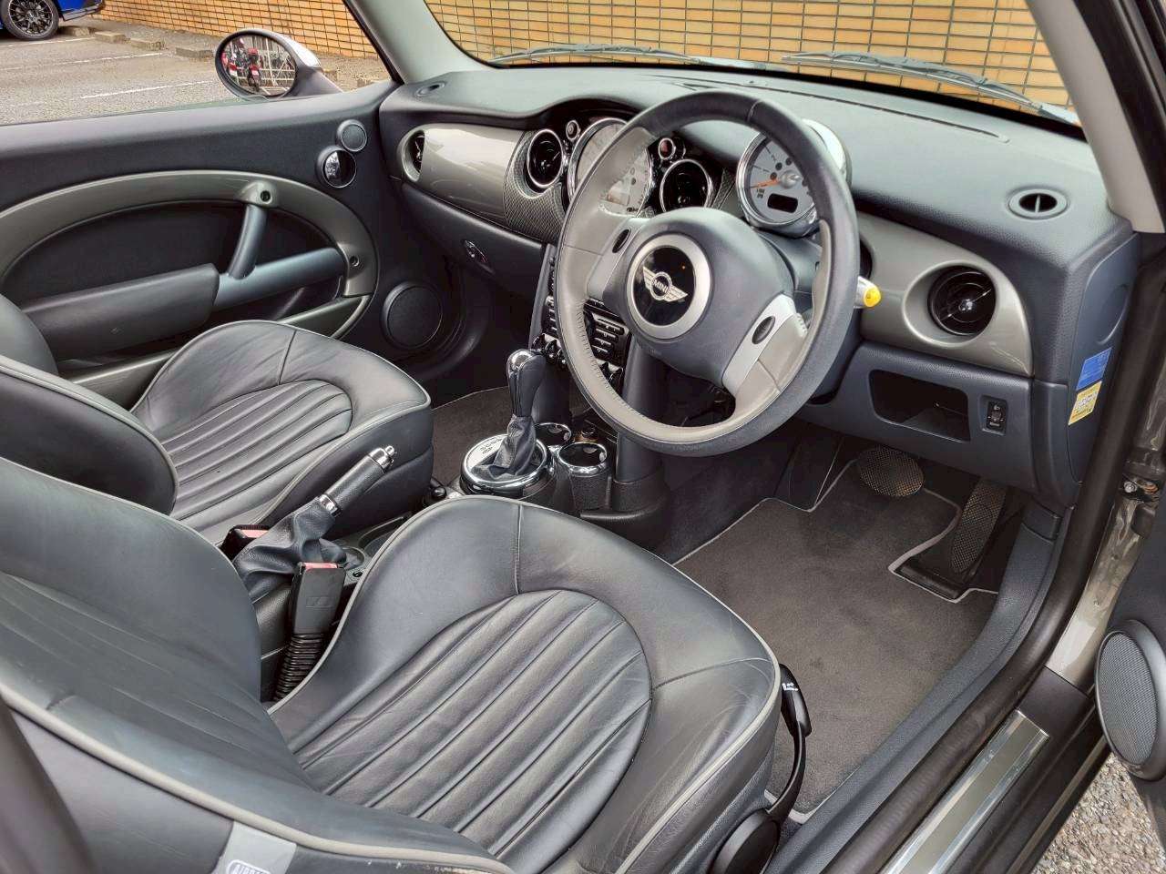 ＢＭＷミニ パークレーン（特別仕様車）21000キロ
