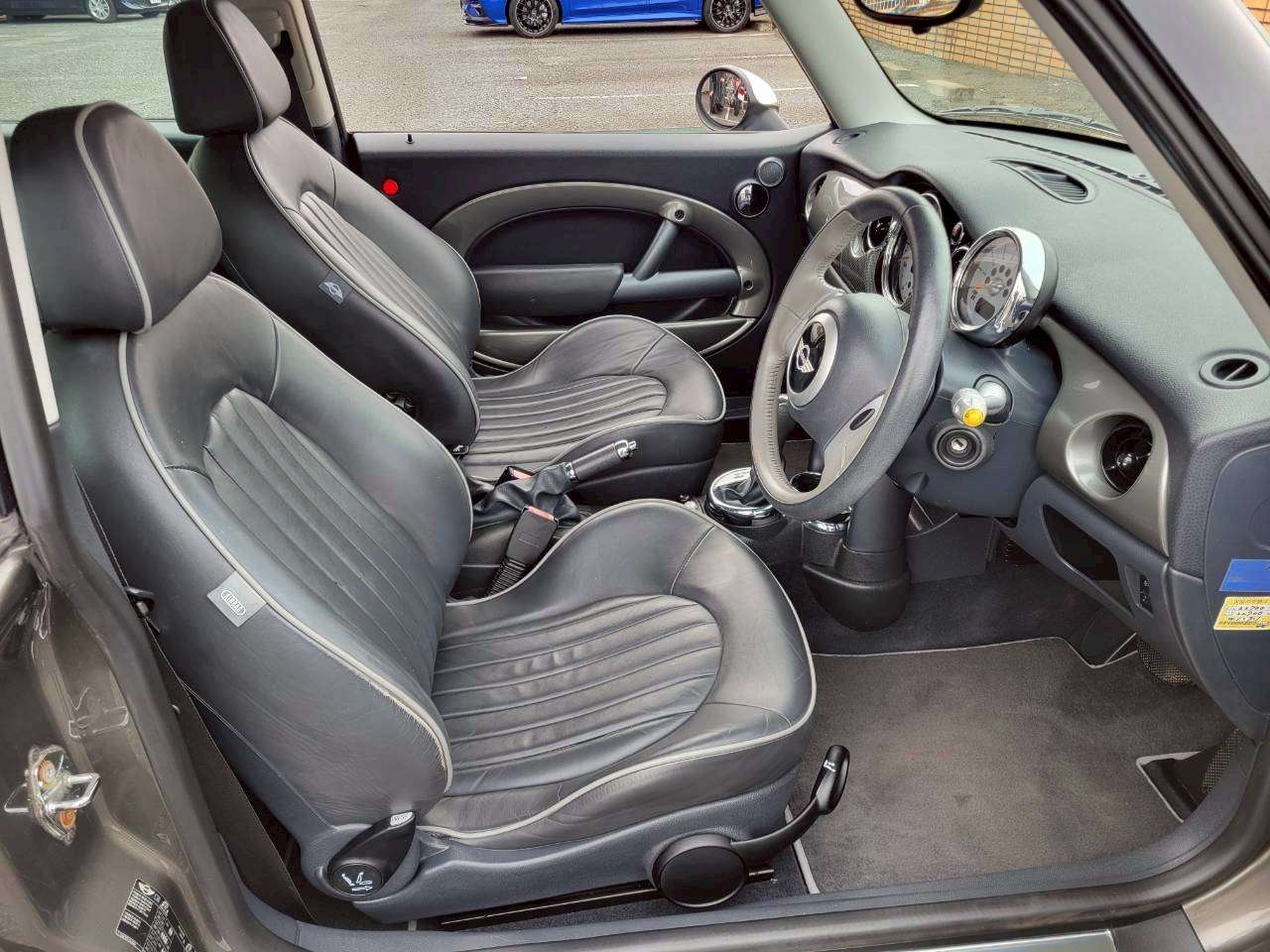 ＢＭＷミニ パークレーン（特別仕様車）21000キロ