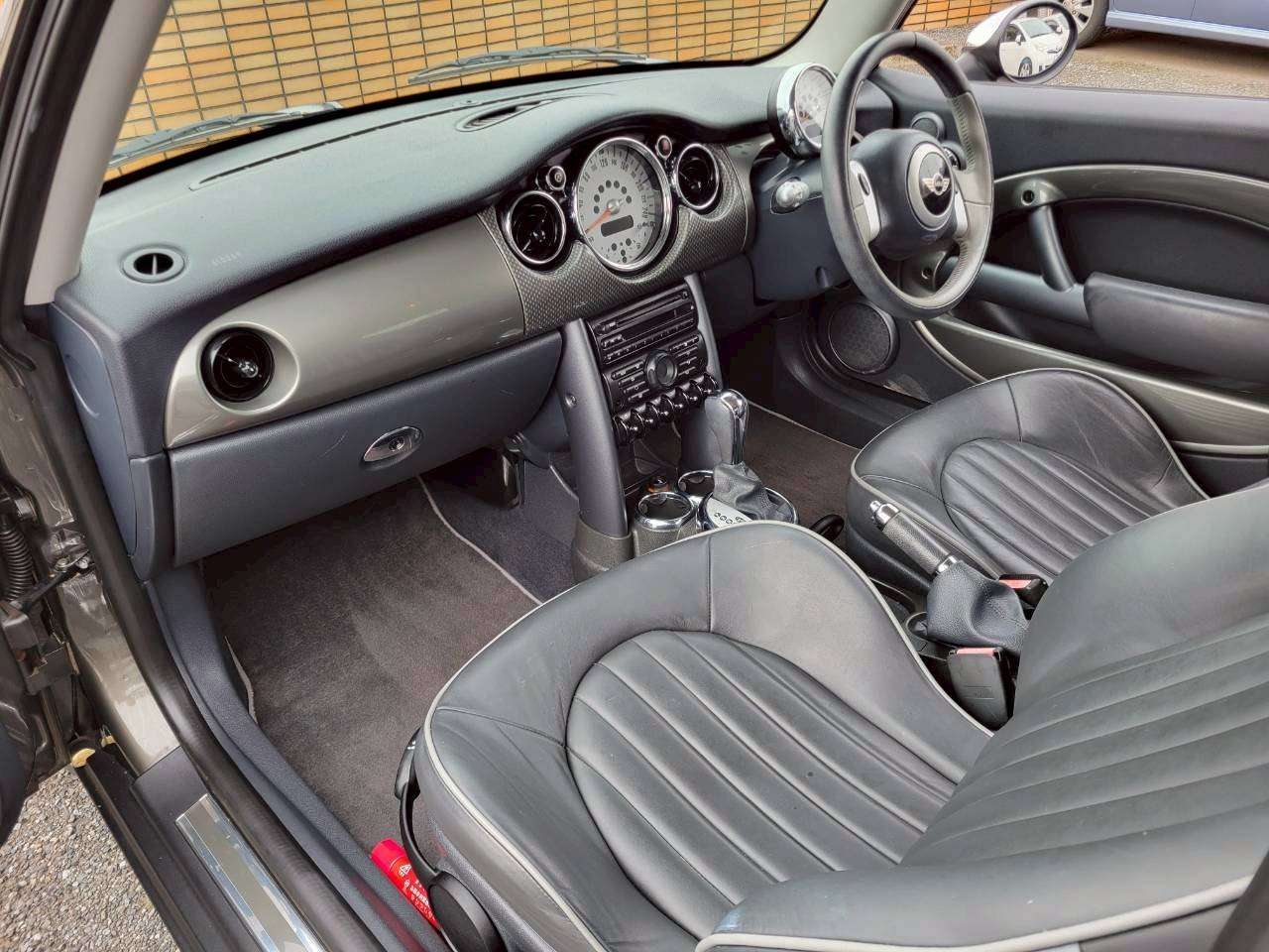 ＢＭＷミニ パークレーン（特別仕様車）21000キロ