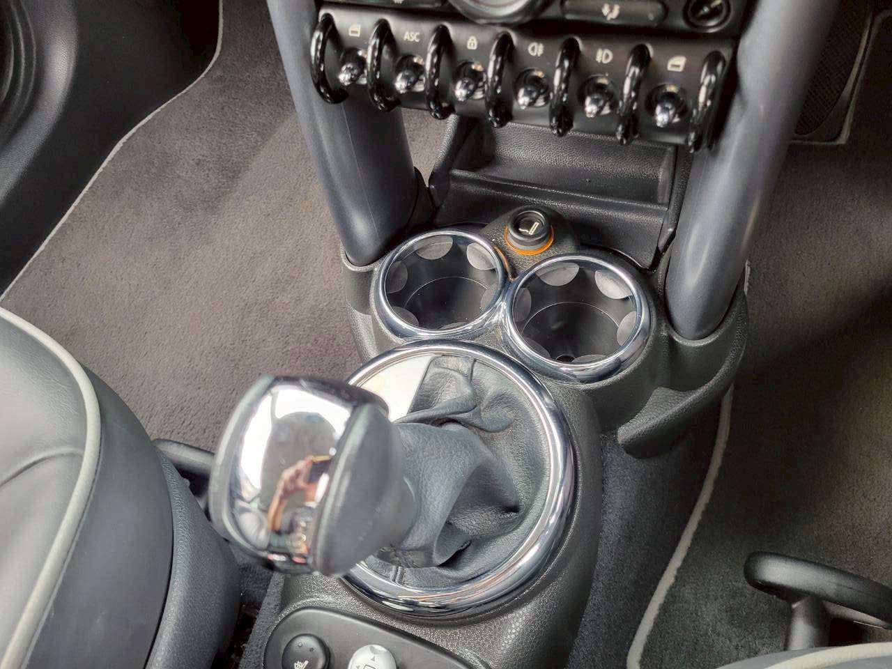 ＢＭＷミニ パークレーン（特別仕様車）21000キロ
