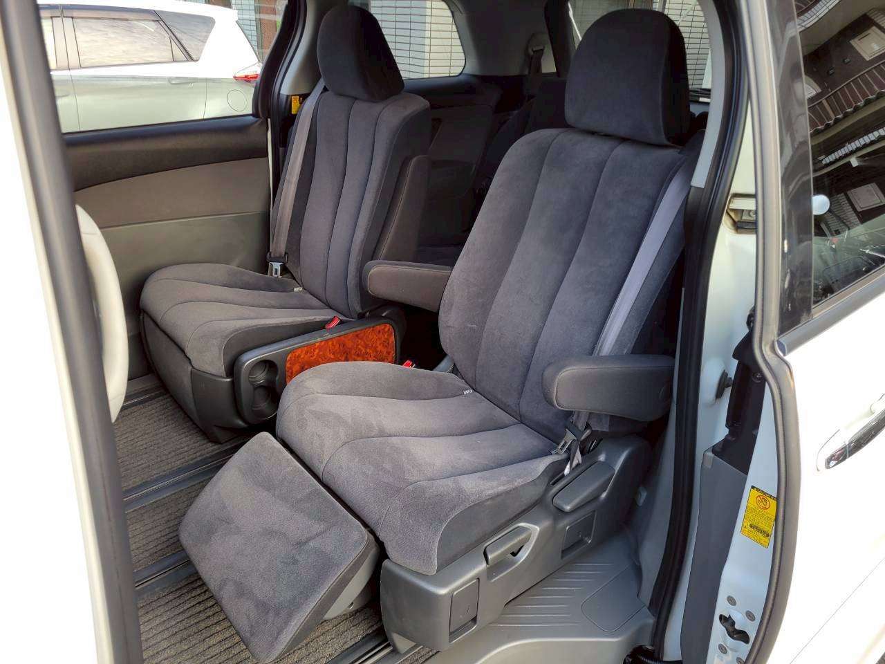 エスティマ　２．４アエラス 中期モデル　Wムーンルーフ