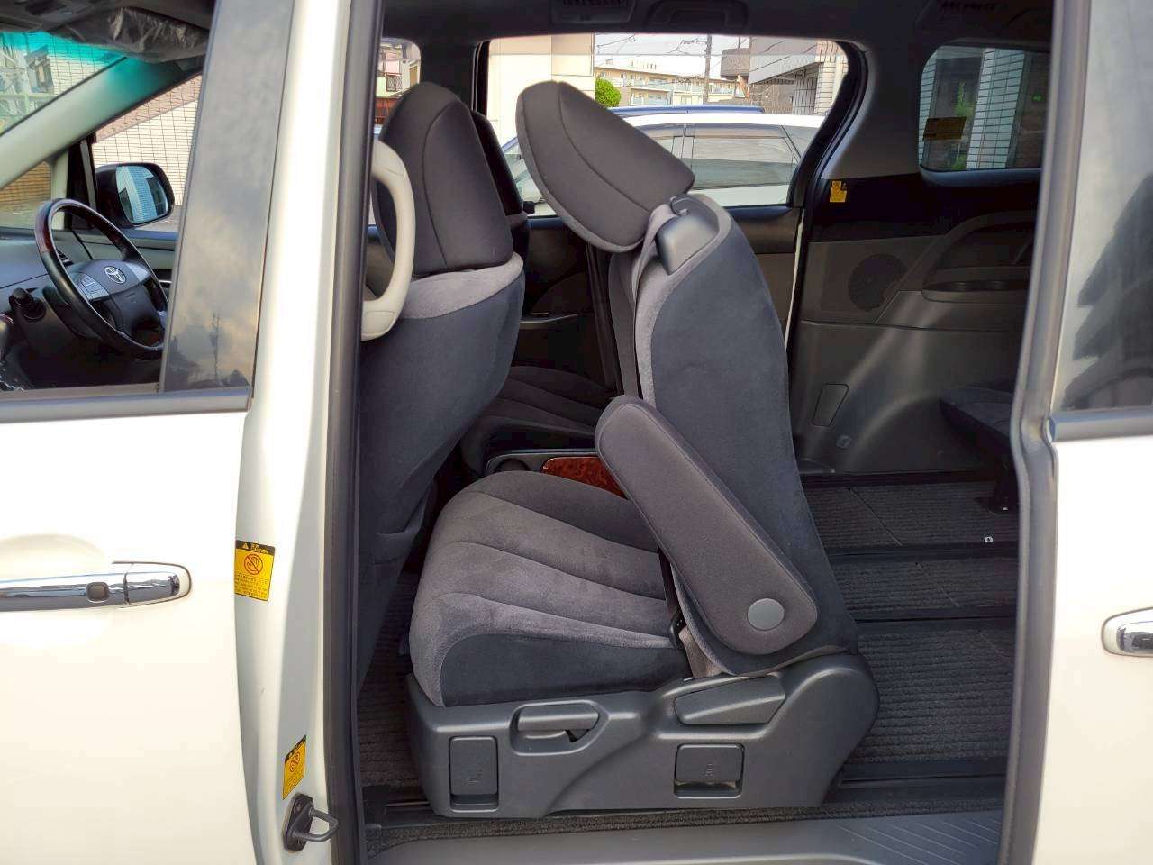 エスティマ　２．４アエラス 中期モデル　Wムーンルーフ