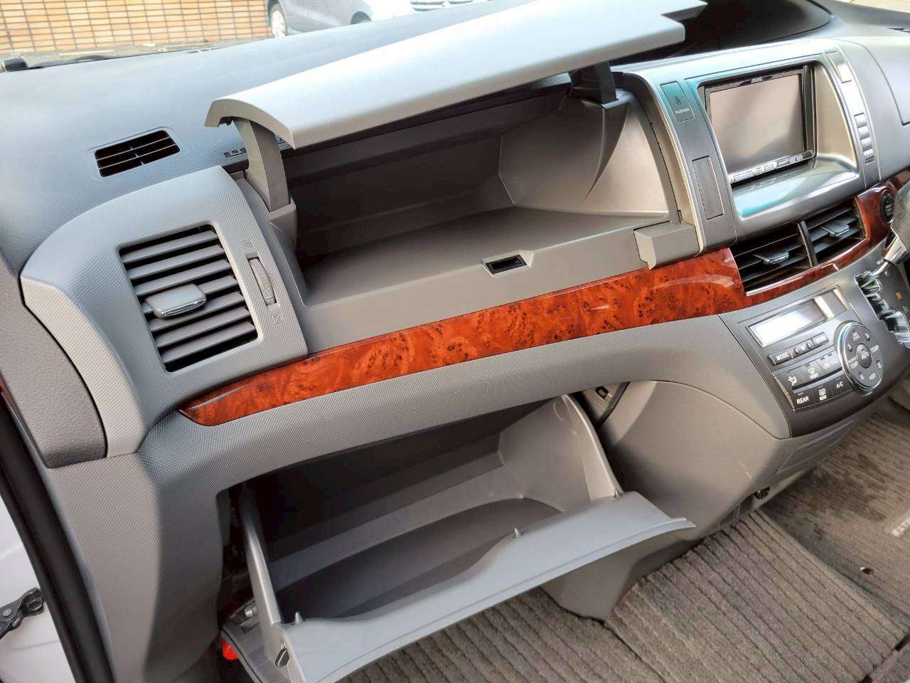 エスティマ　２．４アエラス 中期モデル　Wムーンルーフ