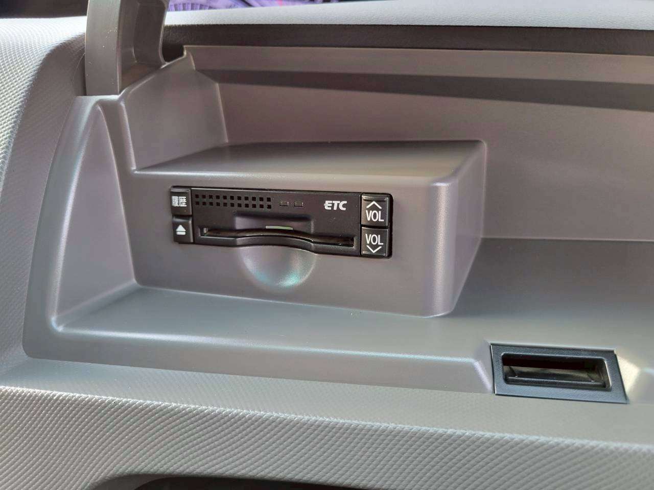 エスティマ　２．４アエラス 中期モデル　Wムーンルーフ