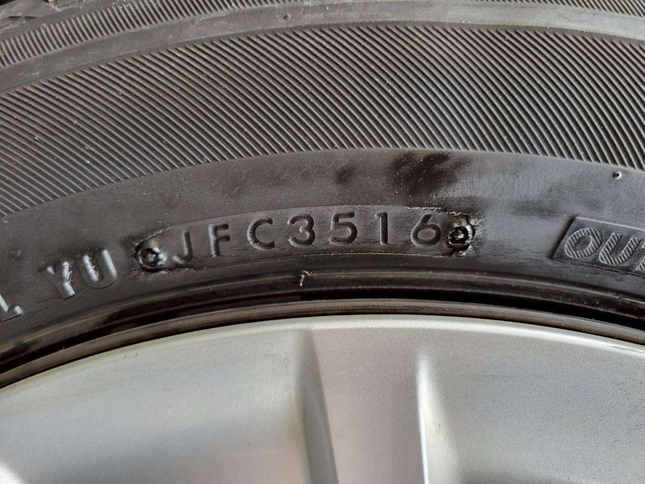 ２列目キャプテンシート