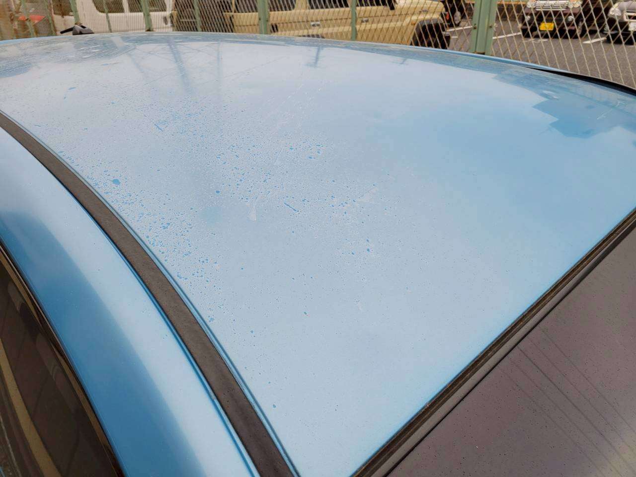 ２列目シート足元に足置きが取り付けされてます