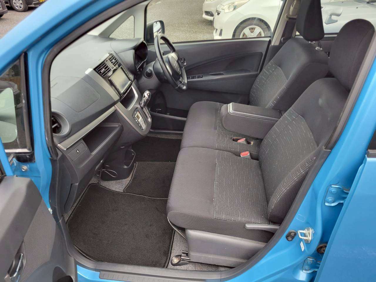 ２列目もオートエアコン