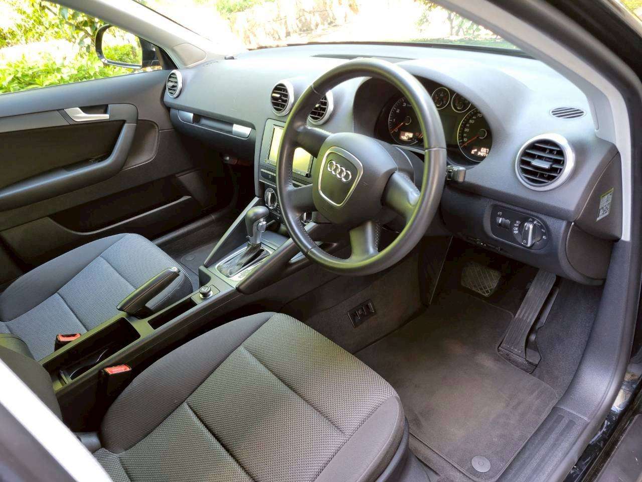 アウディA3　1.4TFSI　
