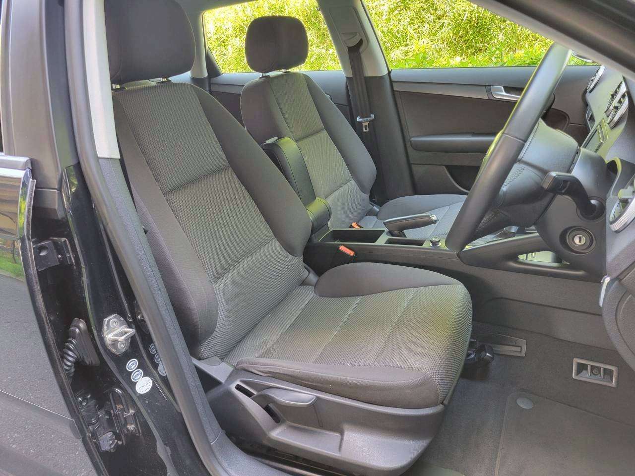 アウディA3　1.4TFSI　