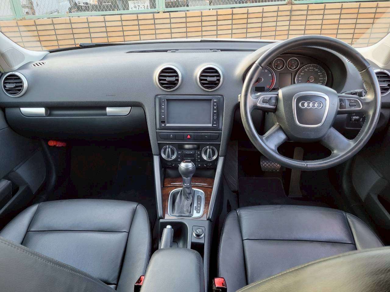 アウディA3　1.4TFSI　SEパッケージ