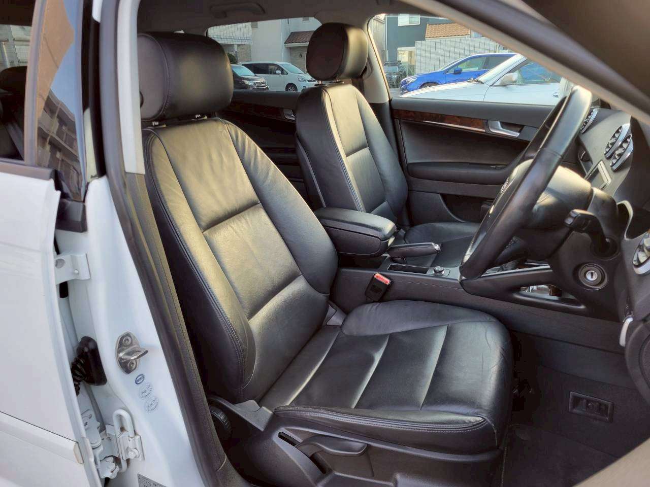 アウディA3　1.4TFSI　SEパッケージ