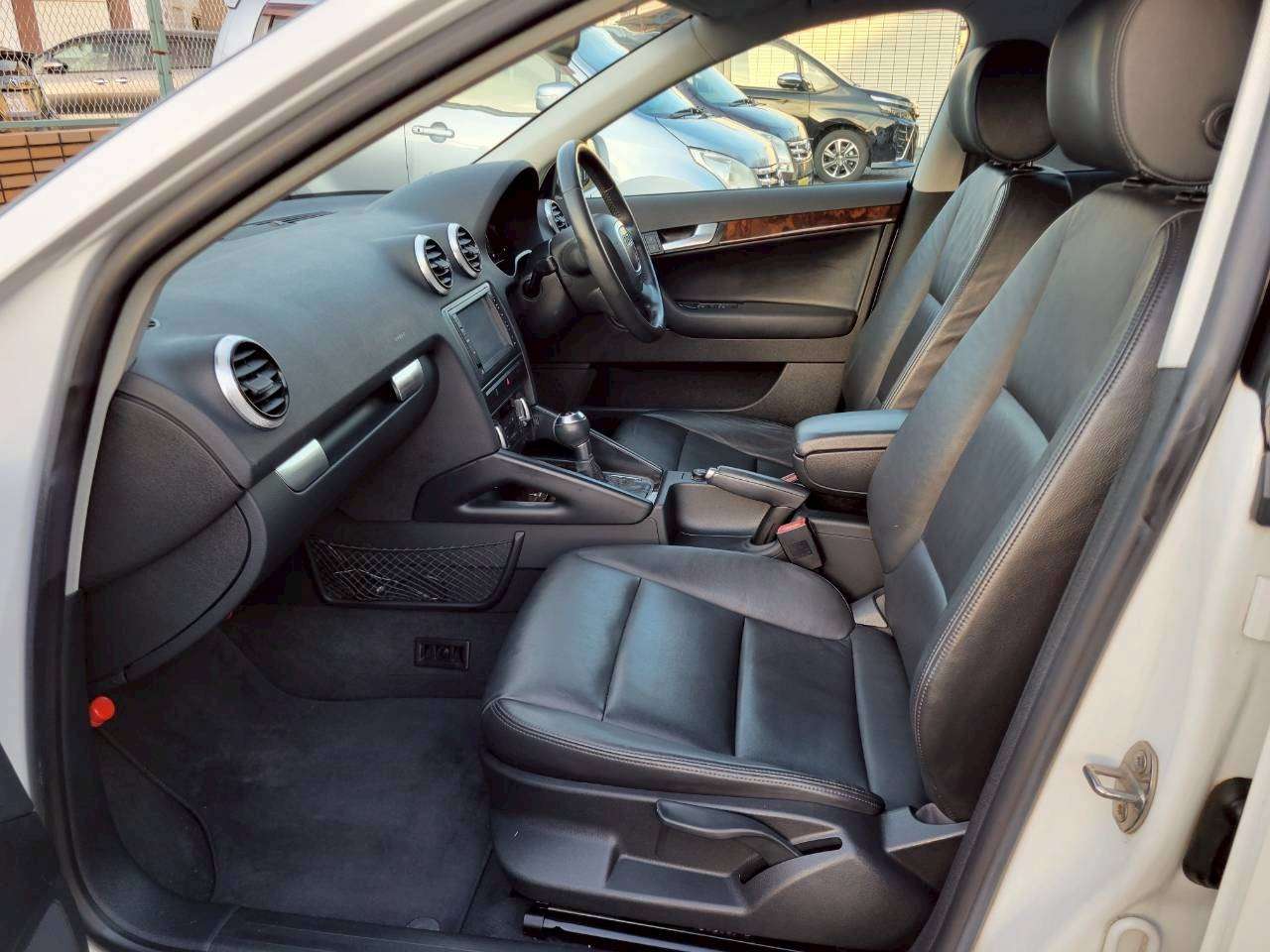 アウディA3　1.4TFSI　SEパッケージ