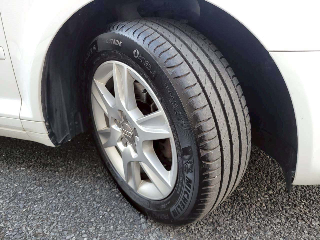 アウディA3　1.4TFSI　SEパッケージ